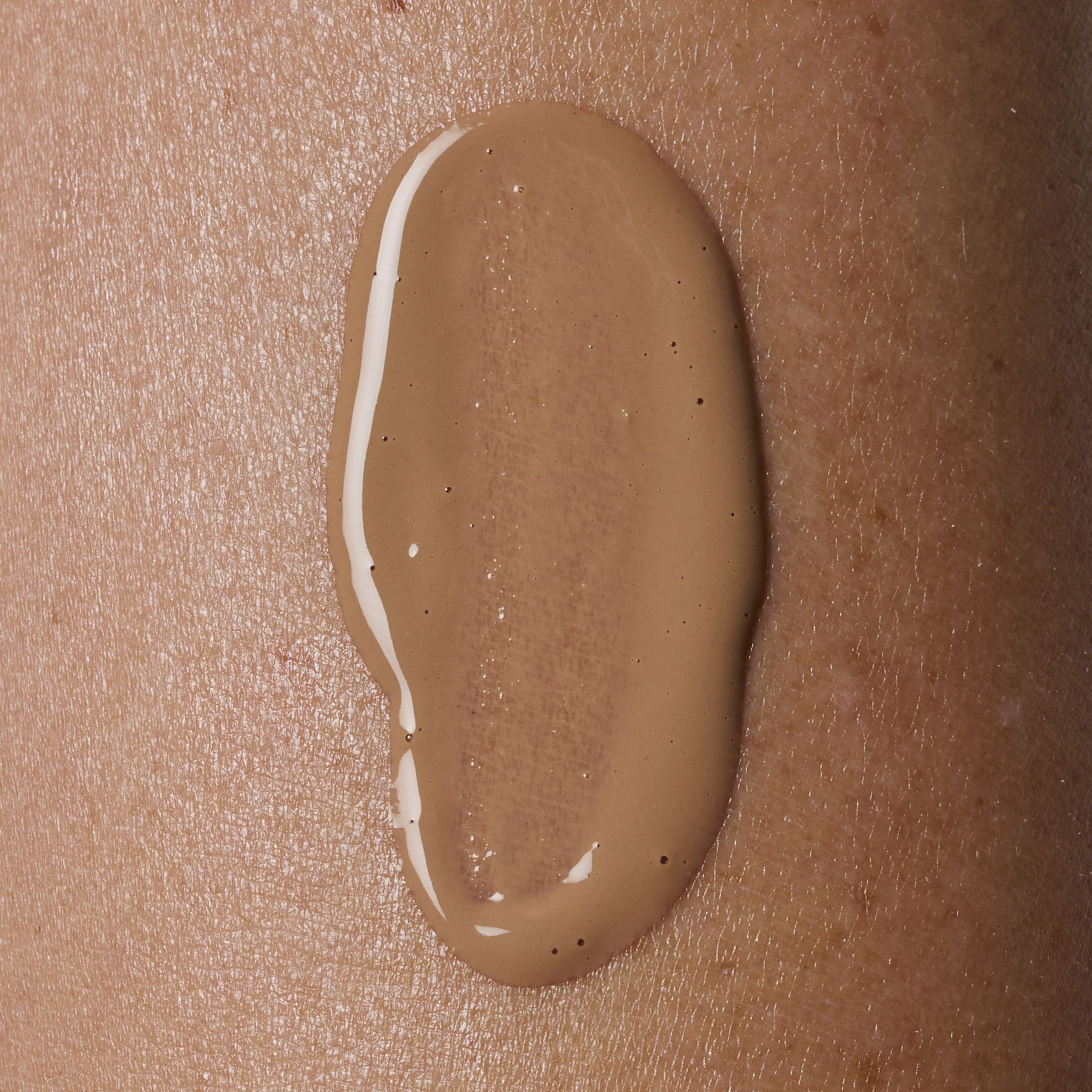 Simka - Tinted Facial Fluid SPF 50